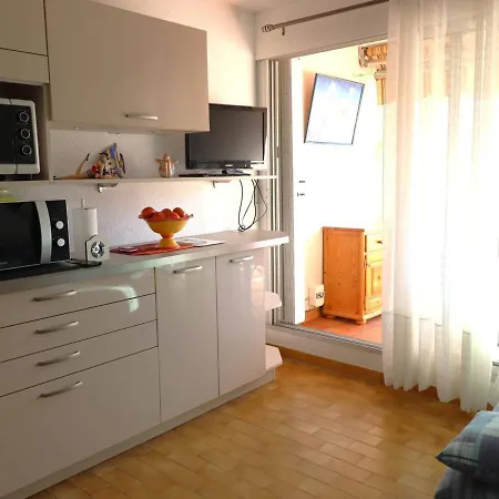 Apartment T2 Avec Terrasse Et Parking A 350m De La Plage, Proche Commerces. - Fr-1-307-217 Le Grau-du-Roi