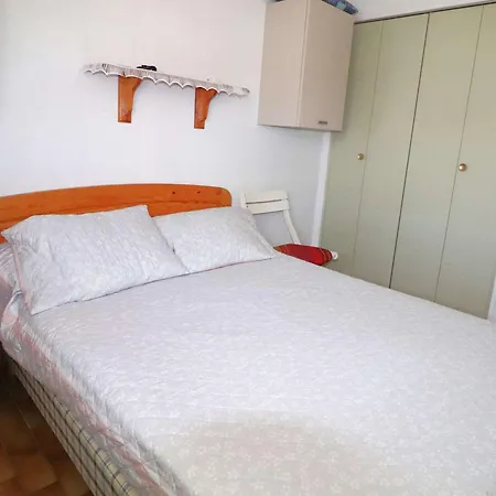 Apartment T2 Avec Terrasse Et Parking A 350m De La Plage, Proche Commerces. - Fr-1-307-217 Le Grau-du-Roi