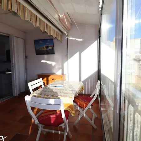T2 Avec Terrasse Et Parking A 350m De La Plage, Proche Commerces. - Fr-1-307-217 Apartment Le Grau-du-Roi