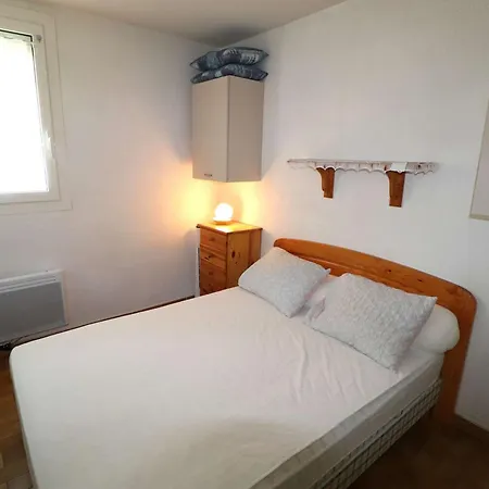 T2 Avec Terrasse Et Parking A 350m De La Plage, Proche Commerces. - Fr-1-307-217 아파트