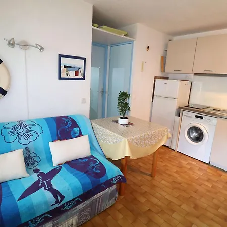 T2 Avec Terrasse Et Parking A 350m De La Plage, Proche Commerces. - Fr-1-307-217 *