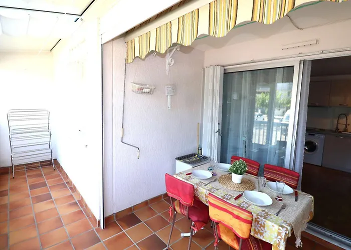 T2 Avec Terrasse Et Parking A 350m De La Plage, Proche Commerces. - Fr-1-307-217 Lejlighed Le Grau-du-Roi