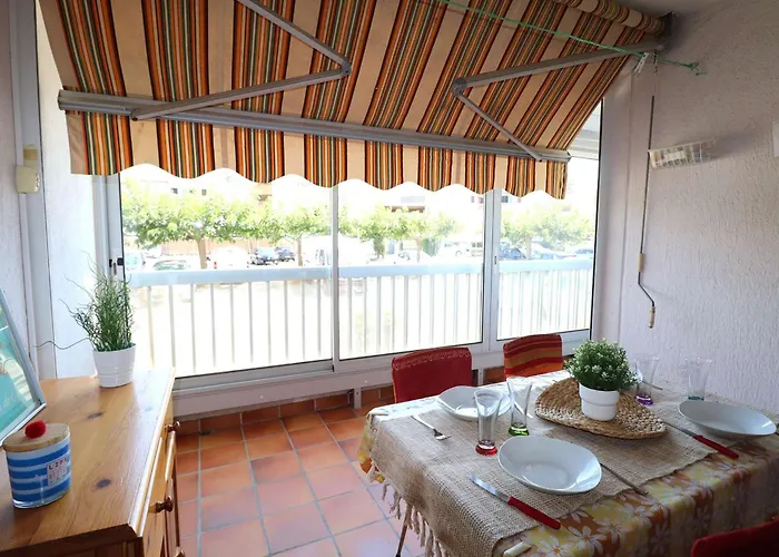 Lejlighed T2 Avec Terrasse Et Parking A 350m De La Plage, Proche Commerces. - Fr-1-307-217 *